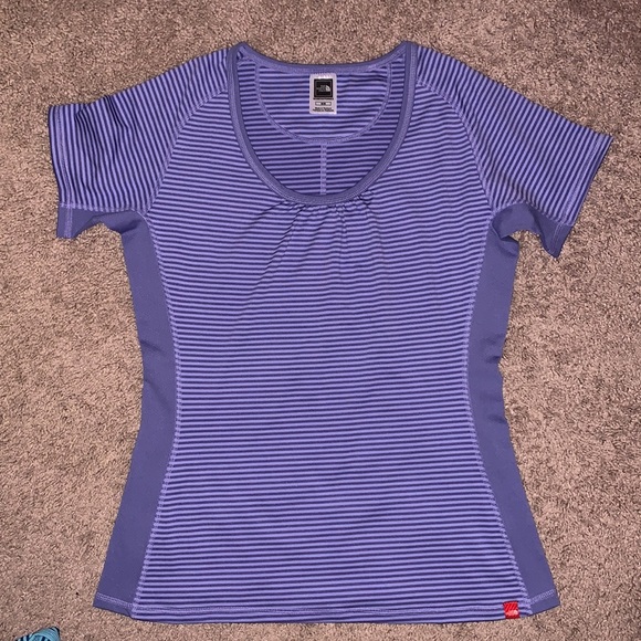 The North Face Active Athletic T-Shirts Size Medium - Picture 7 of 9